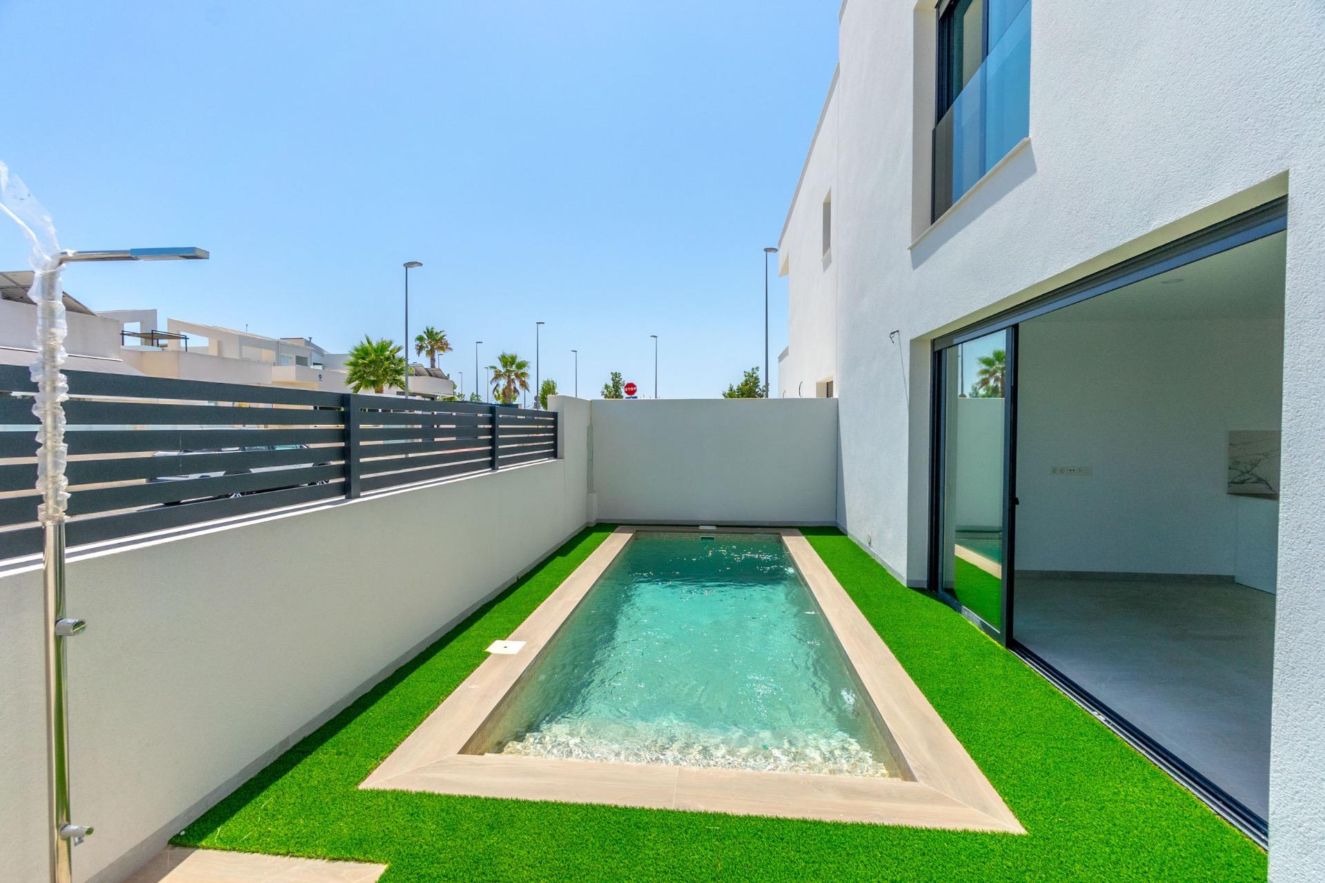 Villa in Benijofar (Alicante)