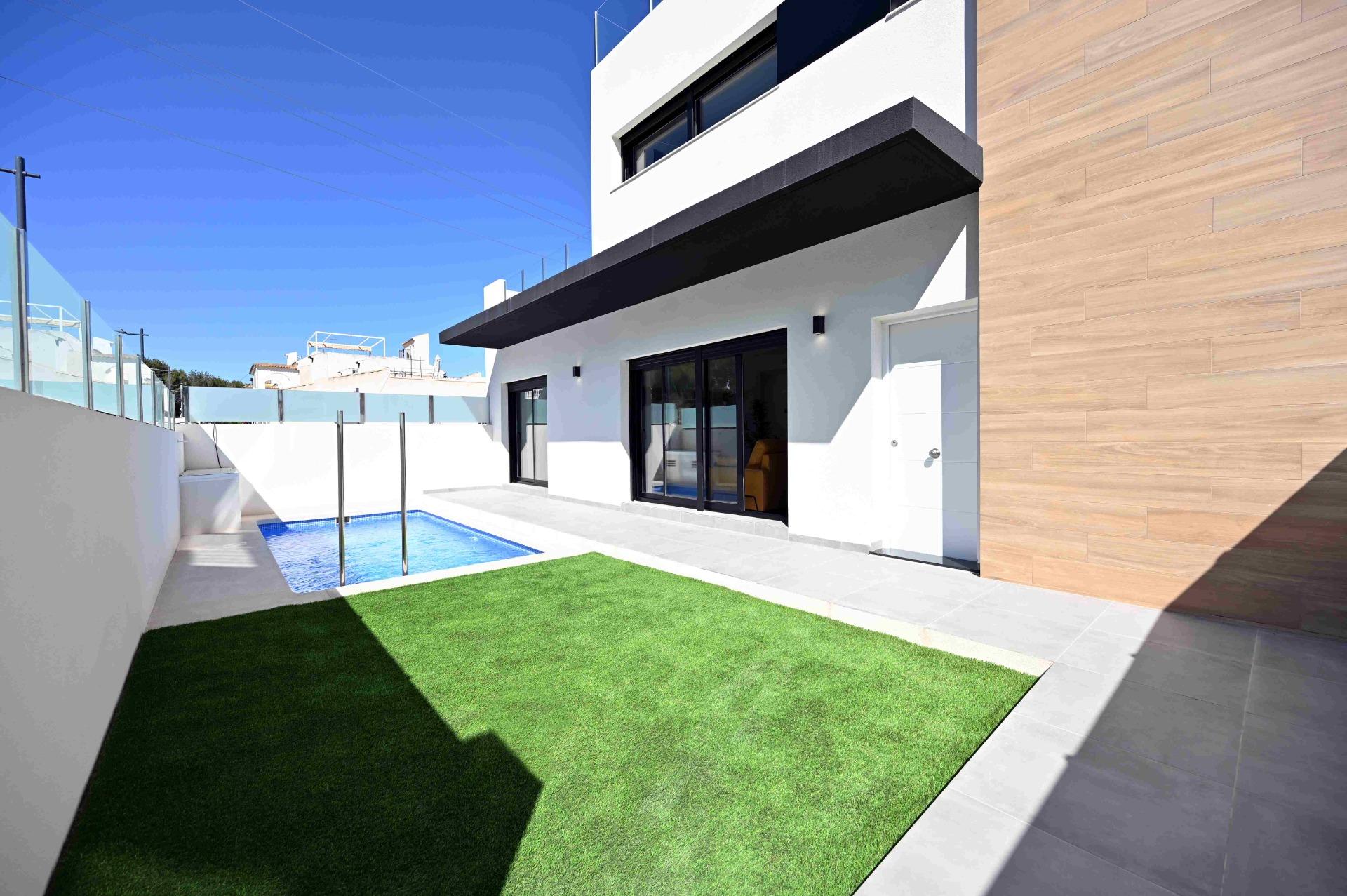 Townhouse in Orihuela Costa (Alicante)