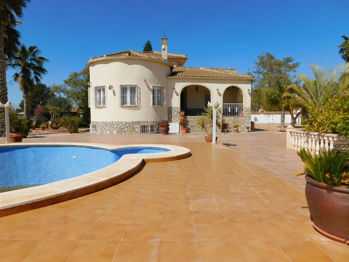 Villa in Catral (Alicante)