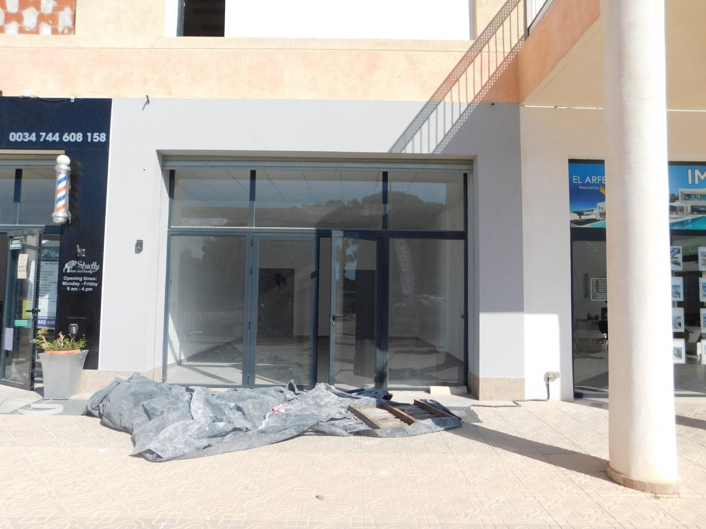 Commercial Property in Lo Crispin (Alicante)